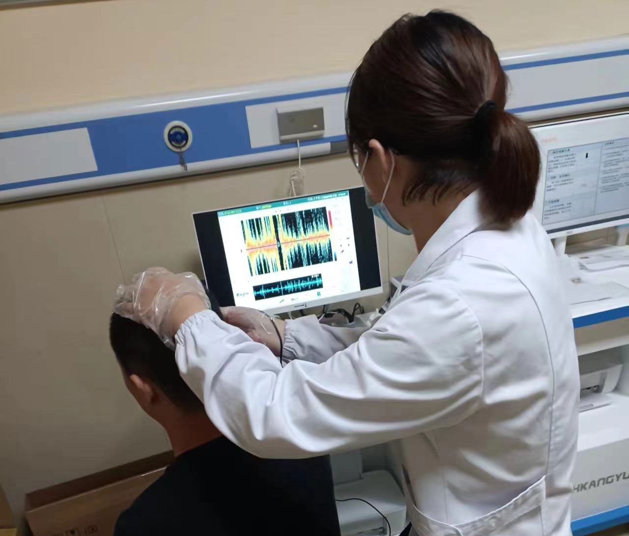 南京科力悦彩色多普勒超声检测系统在超声科的应用，提供高清晰度医学图像